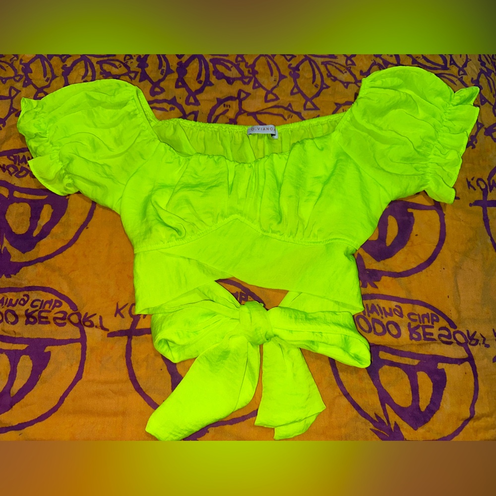 Neón green crop top! - Picture 2 of 5